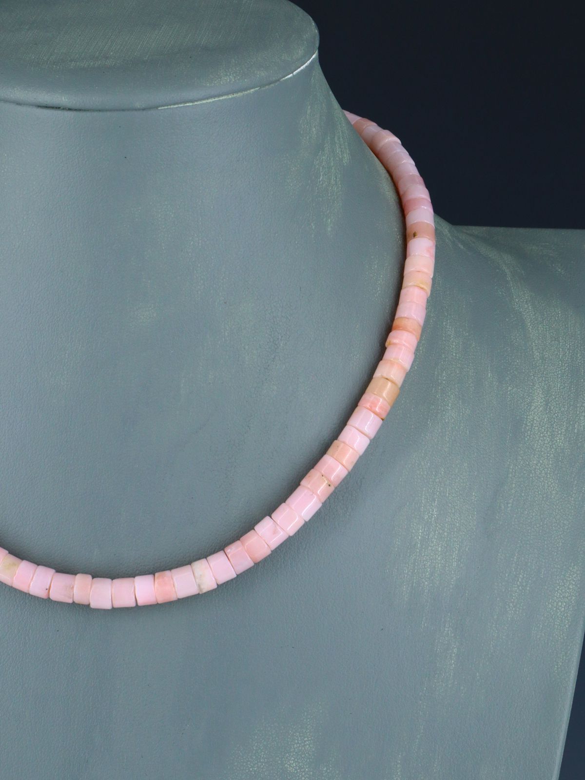 16" Native American Single Strand Pink Conch Necklace